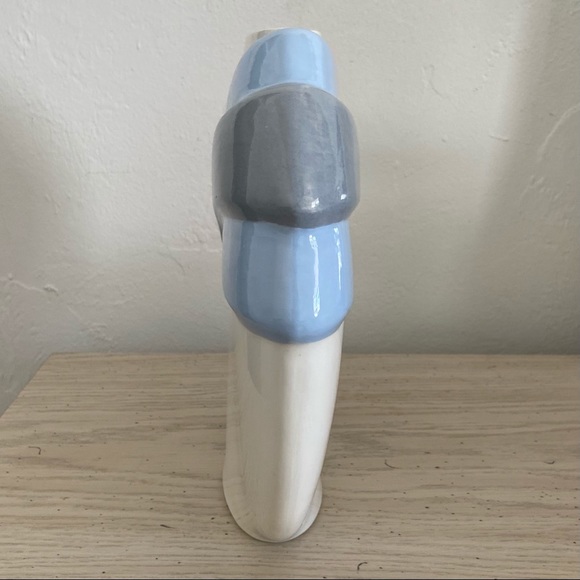 Vintage 1980s Art Deco Style Cornflower Blue and Cream Flat Round Ceramic Vase - Picture 9 of 13